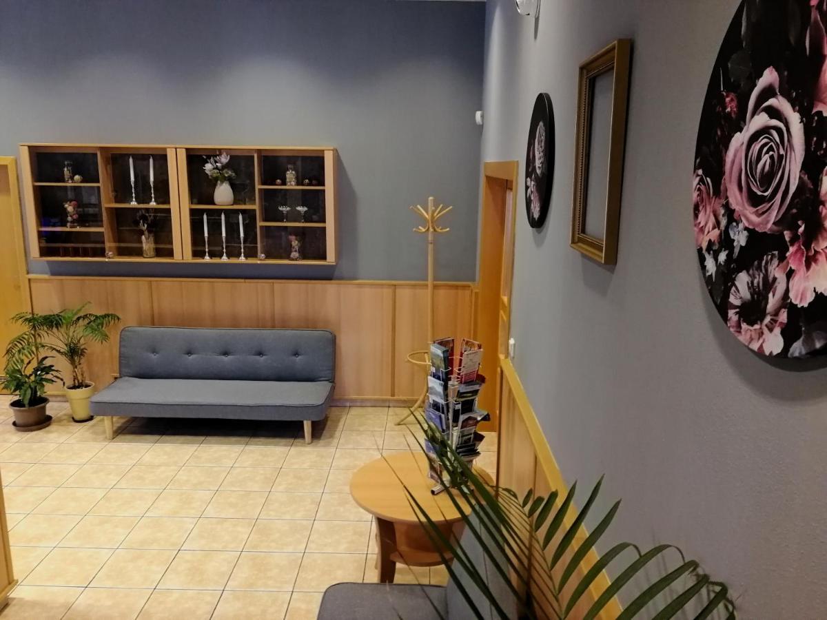 Vzdelavaci Stredisko A Hotel Varnsdorf Dış mekan fotoğraf